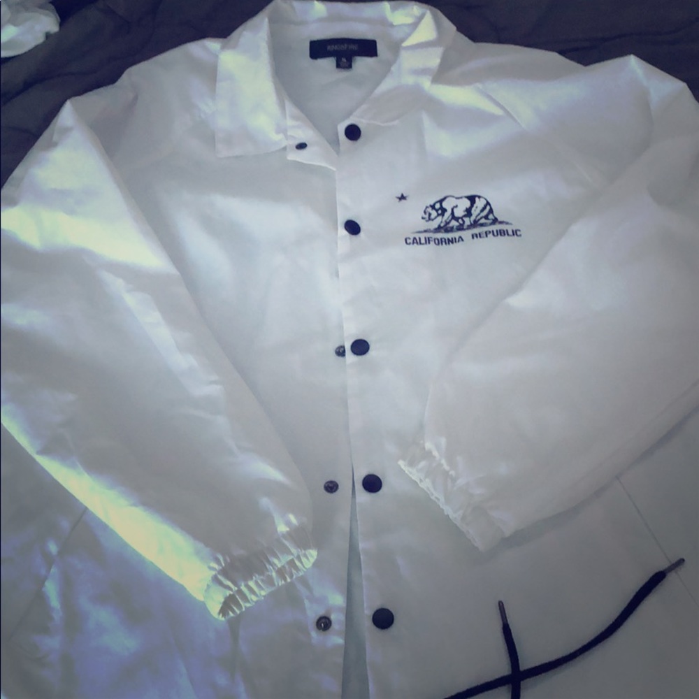 White windbreaker size :xL